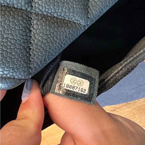 SOLD 13S Chanel Lady Pearly Quilted Flap Black Iridescent
Caviar RHW - Picture 5 of 16